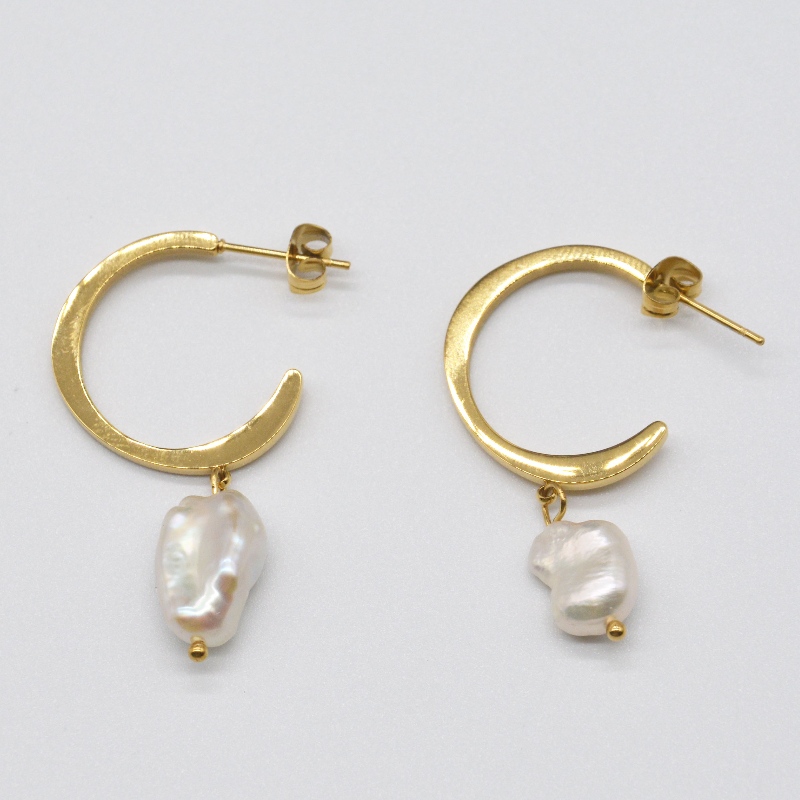 Simple imitation pearl earrings gold C-shaped pendant earrings women\'s long pendant earrings jewelry China Ruifanbao jewelry processing factory